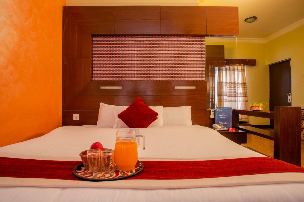 Hotel Snowland Pokhara Esterno foto
